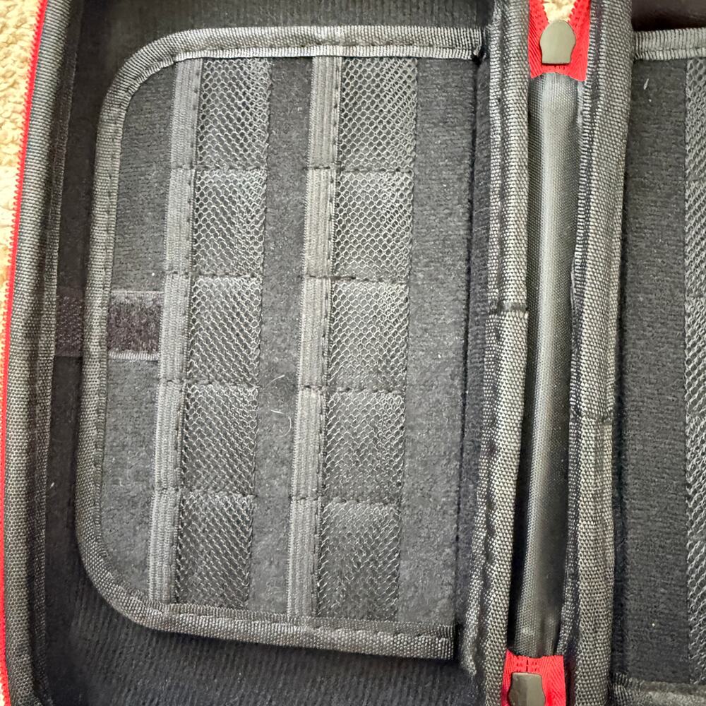 Nintendo Switch OIVO Black Red Trim Travel Carrying Case Non Oled Hard Case - Picture 16 of 16